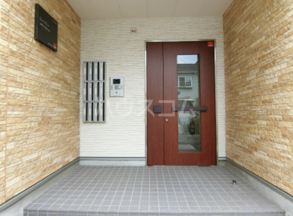 20/30 エントランス