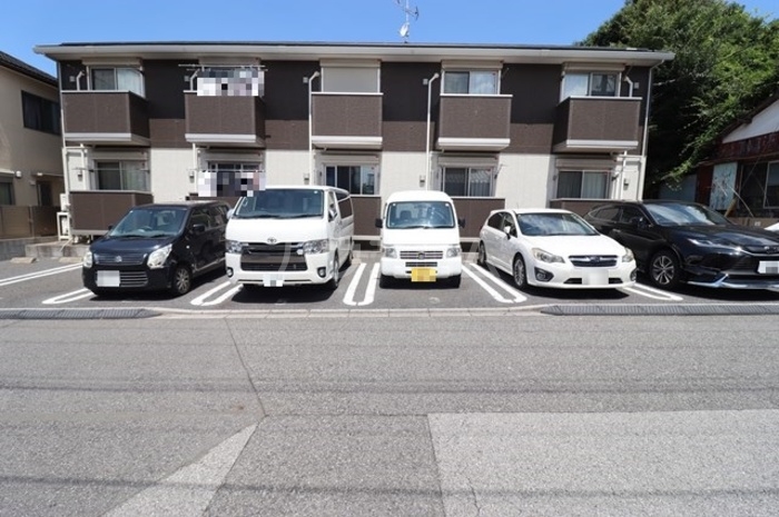13/23 駐車場