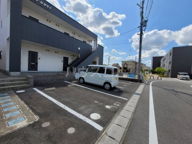 27/30 駐車場