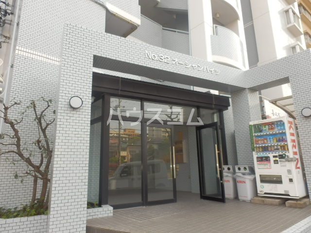 20/27 エントランス