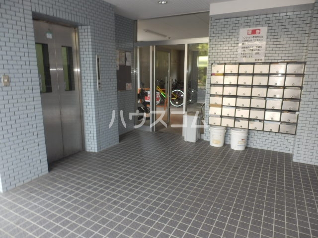 21/27 エントランス