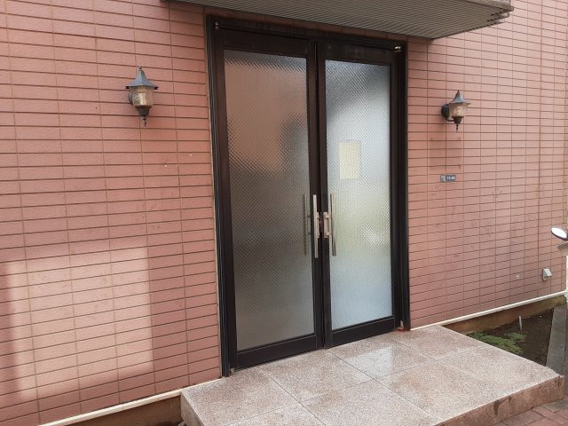 25/30 エントランス