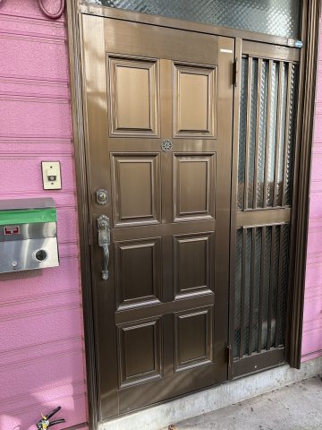 24/30 エントランス