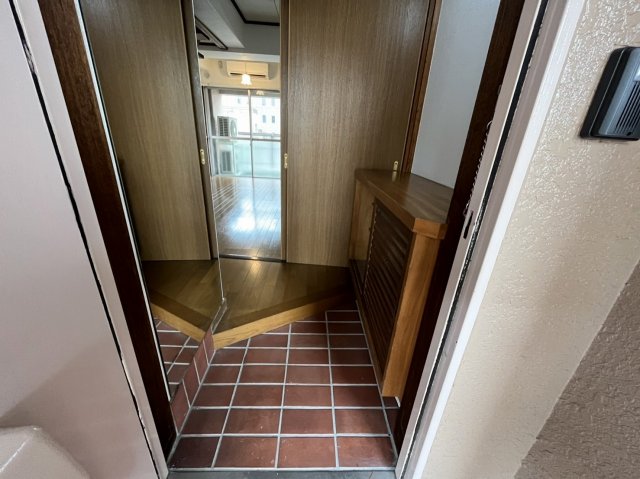 14/30 玄関