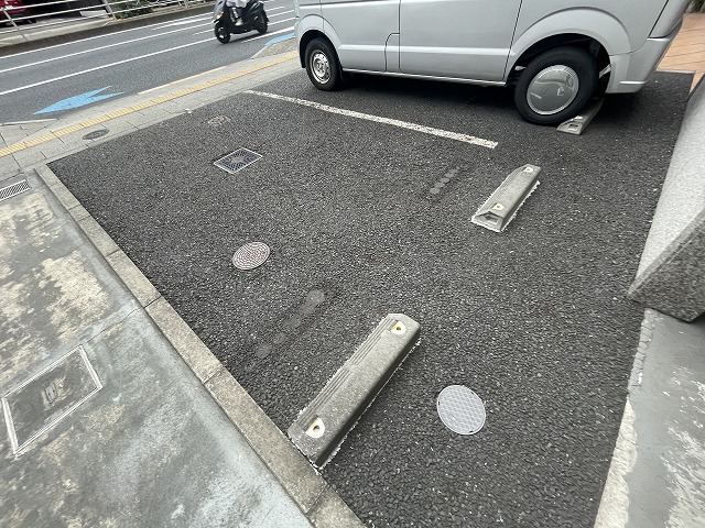 28/28 駐車場