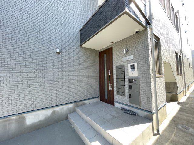 21/30 エントランス