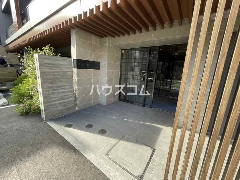 25/30 エントランス