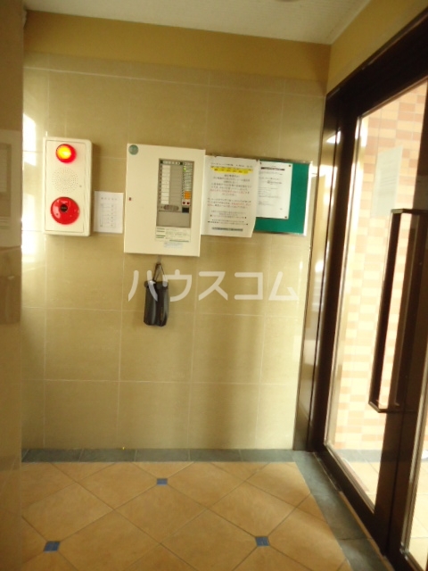 19/27 エントランス