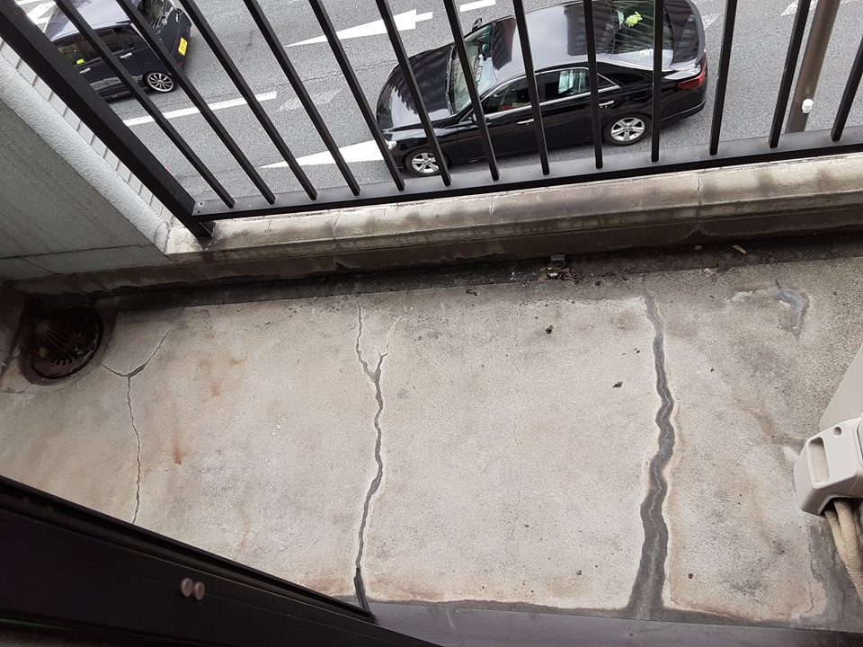 17/23 バルコニー