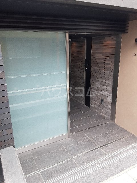 3/4 エントランス