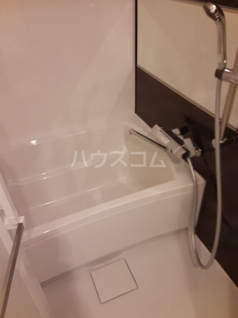 13/30 浴室