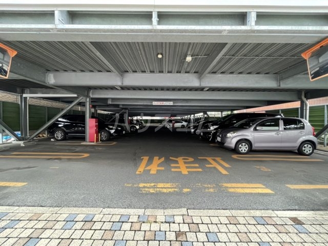 26/30 駐車場