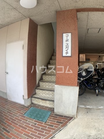 2/5 エントランス