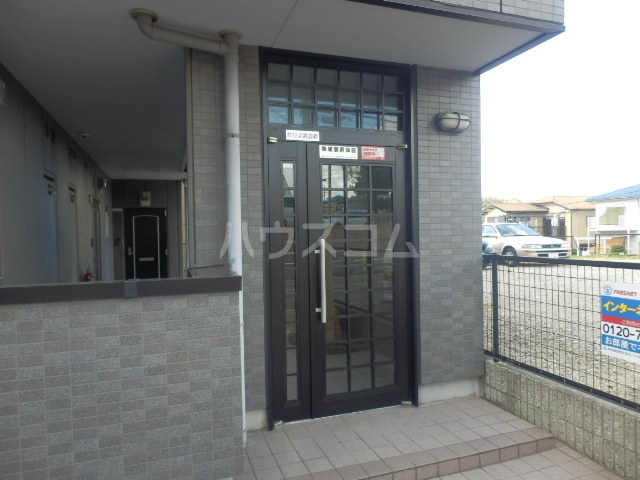 18/28 エントランス