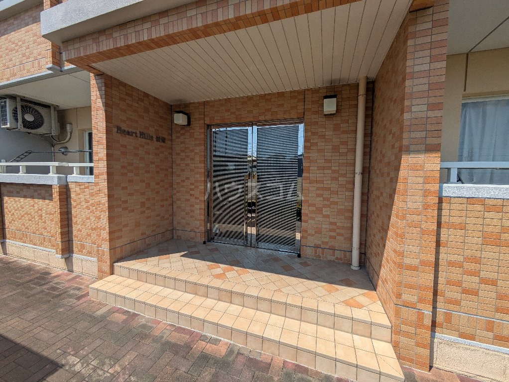 24/30 エントランス