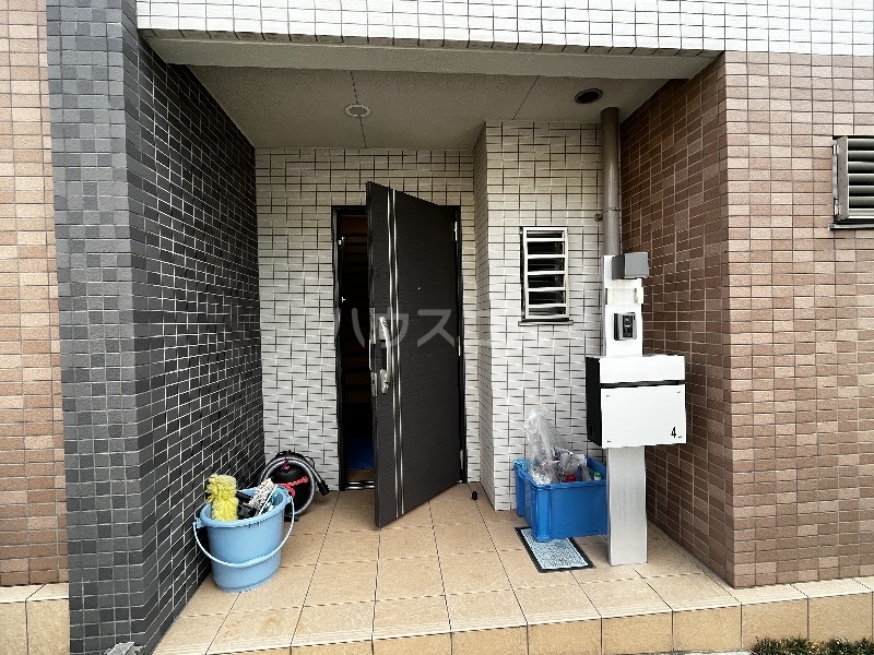 2/3 エントランス