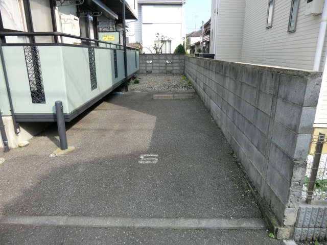 19/25 駐車場
