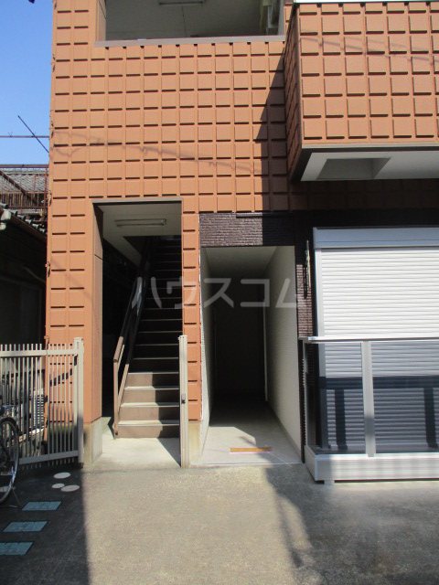 21/29 エントランス