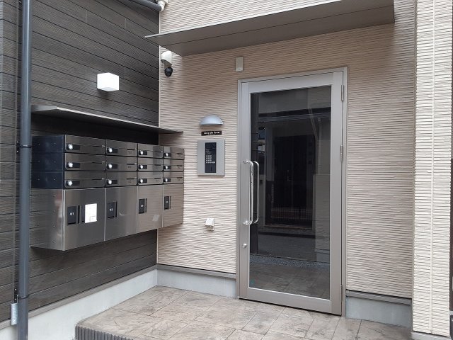 25/30 エントランス