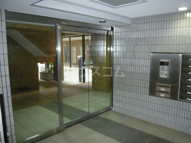 20/30 エントランス