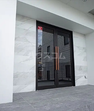 17/21 エントランス