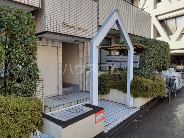 19/29 エントランス