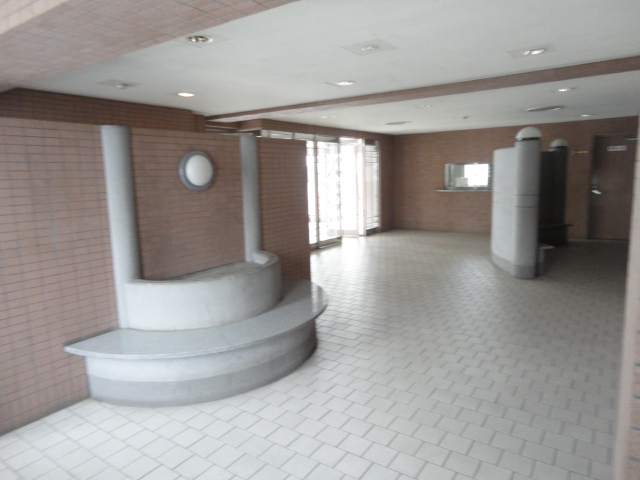 18/20 エントランス