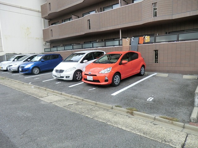 25/30 駐車場