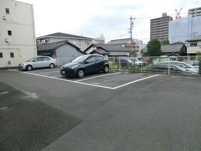 26/30 駐車場