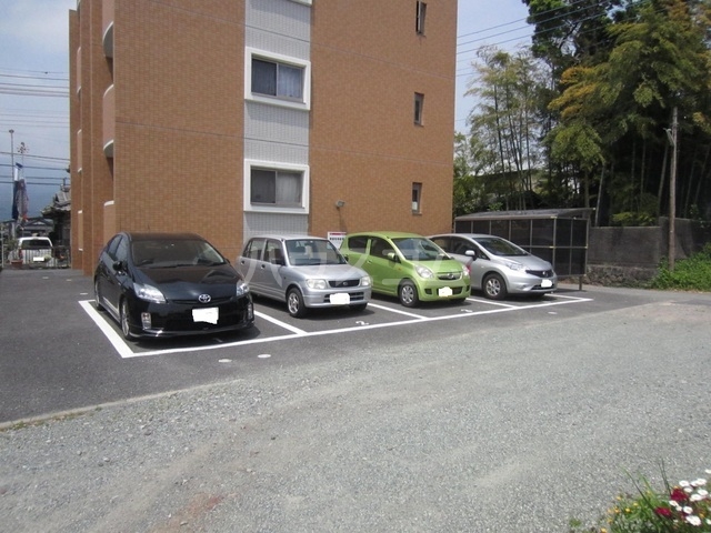 14/17 駐車場
