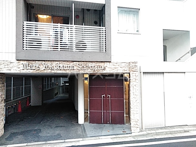 20/30 エントランス