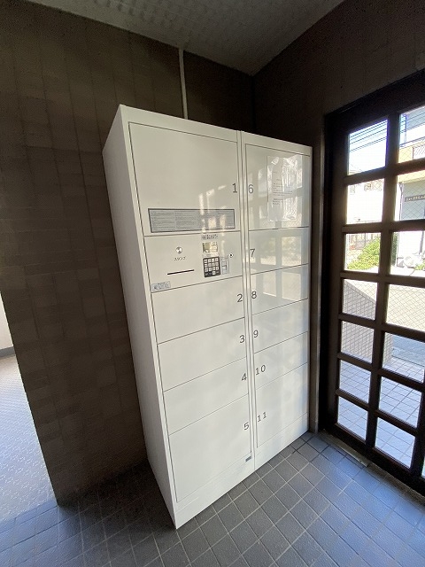 27/30 エントランス