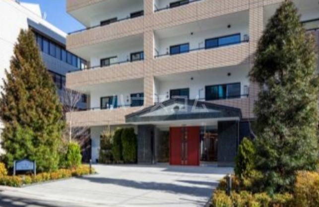 22/25 エントランス