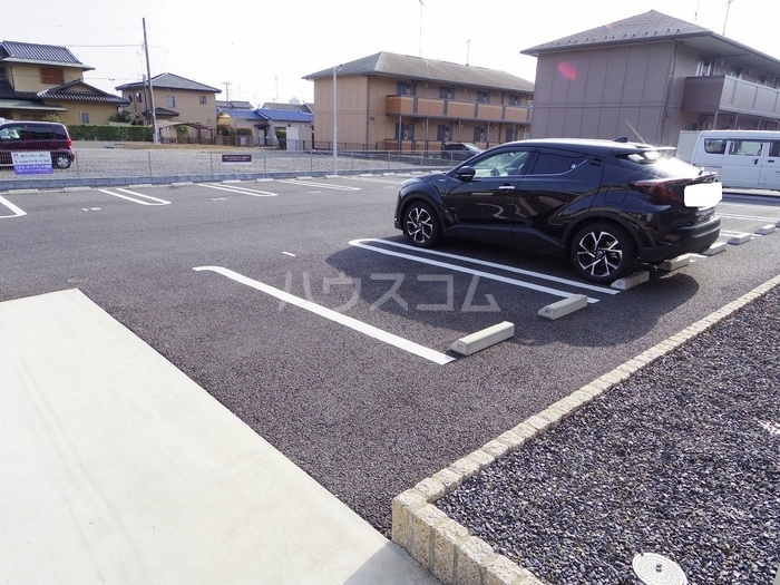 19/23 駐車場