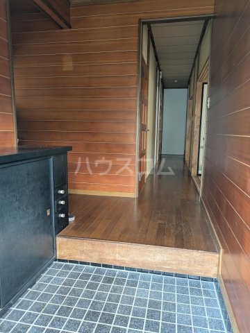 13/26 玄関