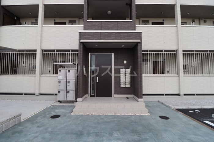 20/30 エントランス