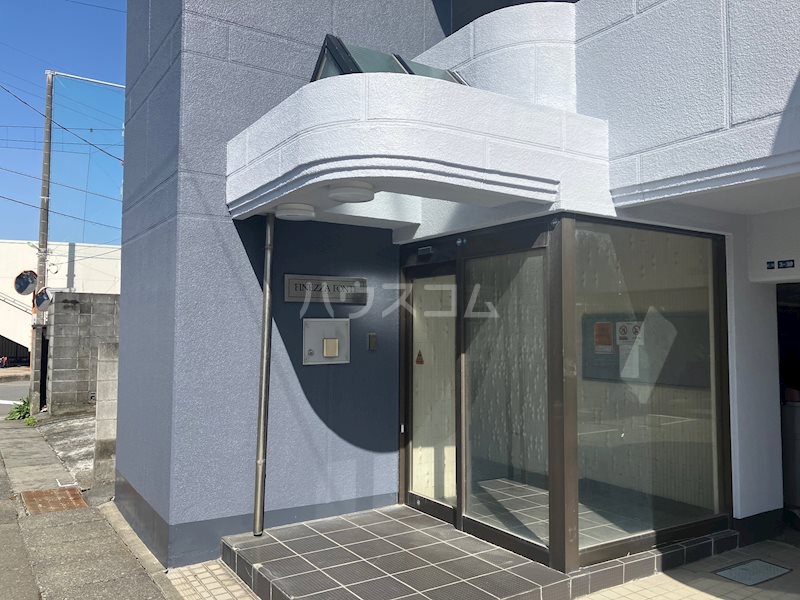 16/18 エントランス