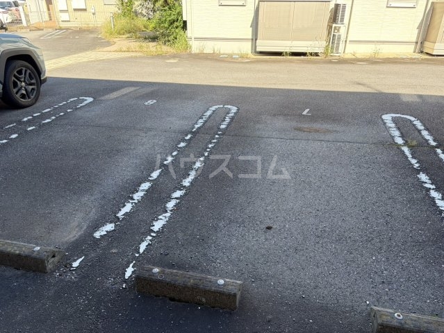 2/3 駐車場