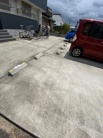 4/13 駐車場