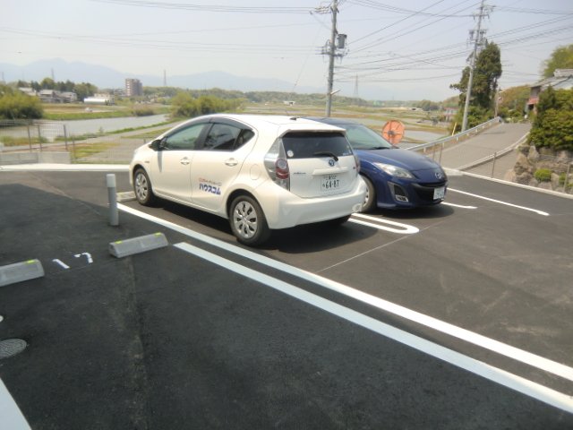 28/30 駐車場