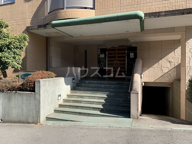 29/30 エントランス