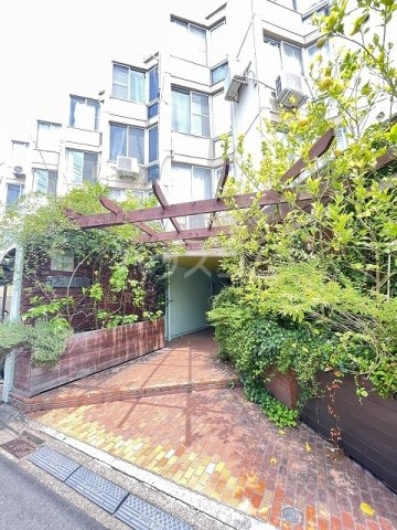 29/30 エントランス