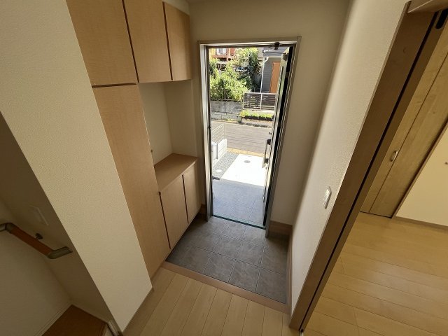 16/30 玄関