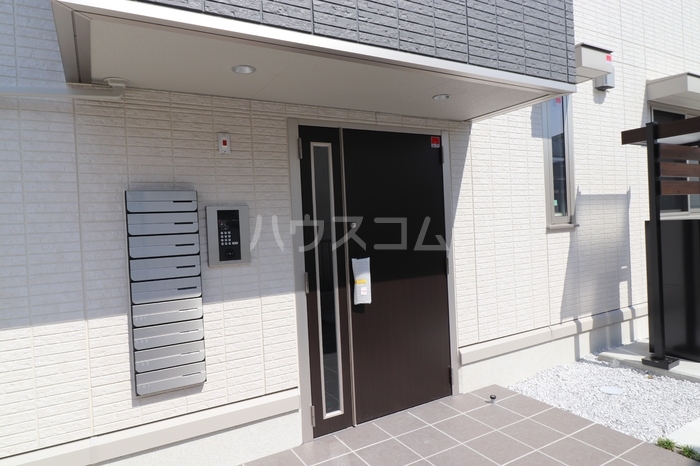 22/28 エントランス