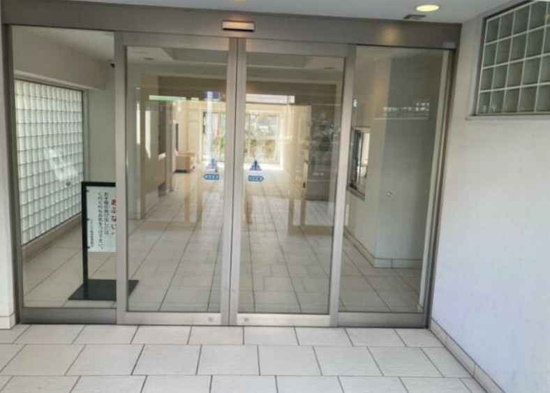 14/16 エントランス