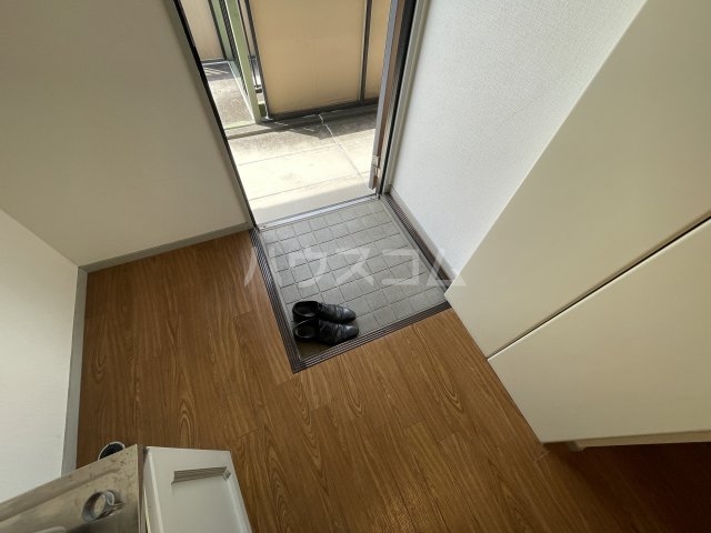 13/30 玄関