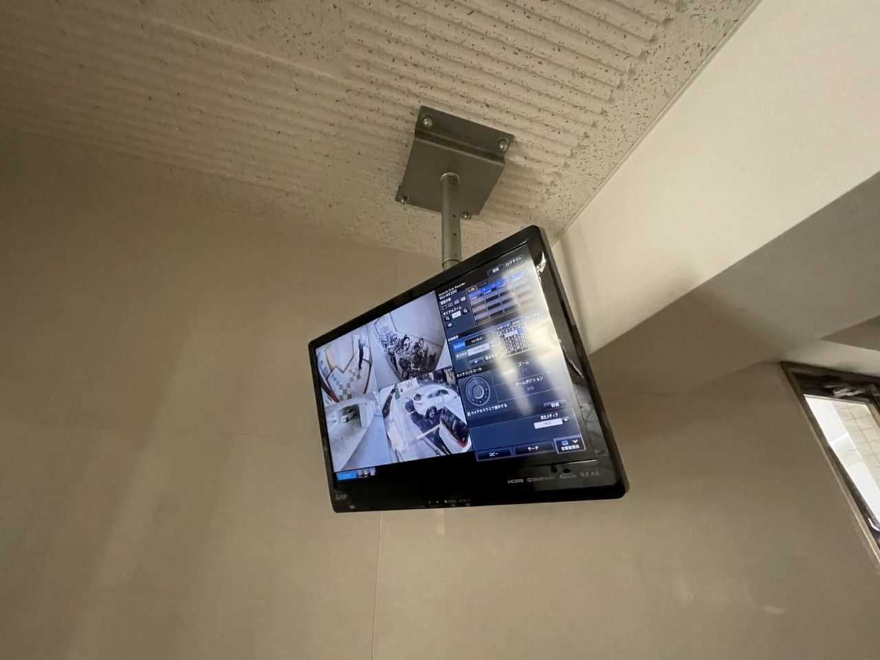 22/28 エントランス