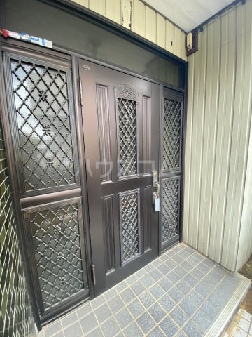 2/4 エントランス