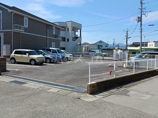 14/20 駐車場