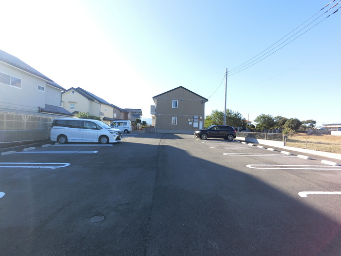 18/28 駐車場